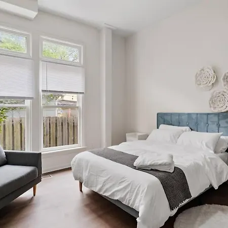Modern Apt - Downtown Charm - Ideal Location
